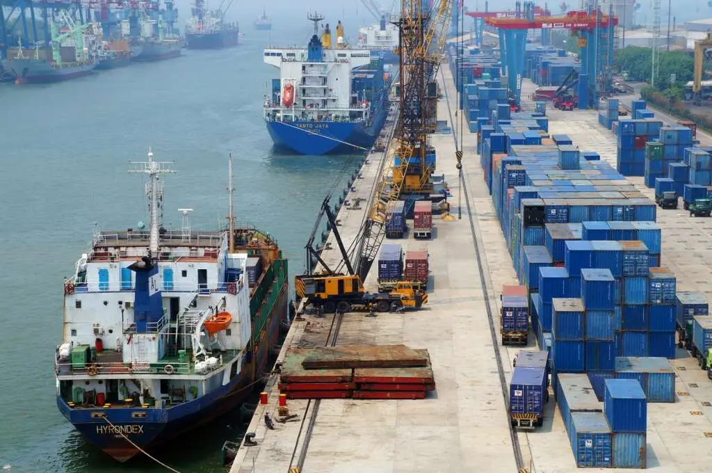 Teknik Penggunaan Alat Keamanan untuk Personil Fasilitas Pelabuhan